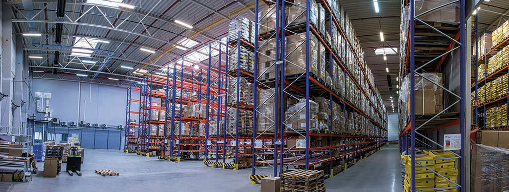 Entrepôt de stockage en hauteur P.S. Trading